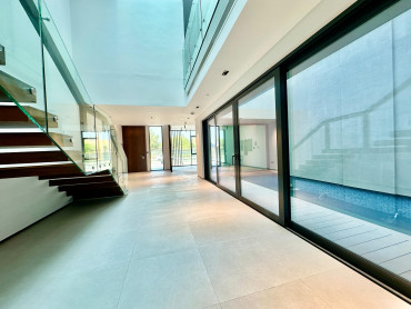 Kuwait City Four Bedroom Villa with Private Pool