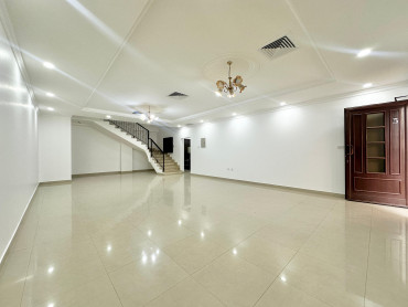 Spacious triplex villa for rent in Rumaithya with 6 bedrooms